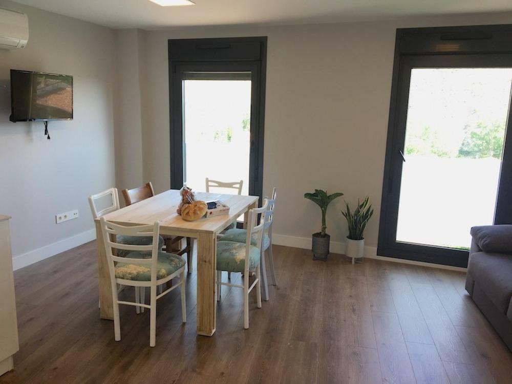 Apartamentos Turisticos Leiva -La Rioja Exteriör bild
